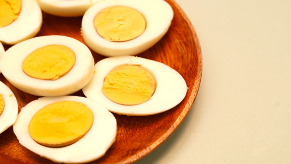 Saiba antes de comer! Quantos ovos cozidos você deve comer por dia? Tem algum problema em comê-los todos os dias?