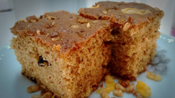 Bolo de aveia e granola. (créditos: TudoGostoso)