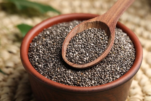 Pode comer quinoa crua? Descubra benefícios e como a semente deve ser consumida