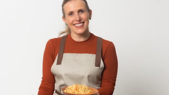 Essa receita de Batata-doce picante na airfryer fica sequinha e muito crocante (Créditos: Eline Prando/Mel & Pimenta)