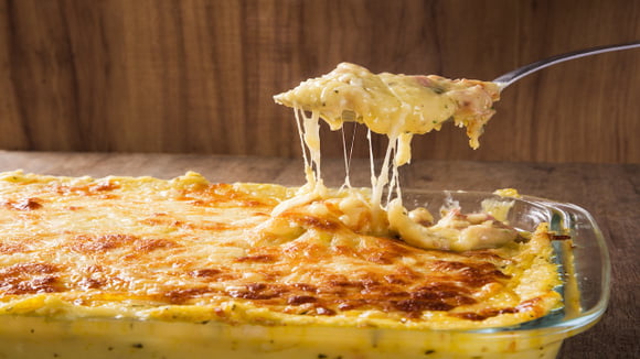 Gratinado cremoso de frango: uma delícia prática e cheia de sabor para qualquer dia da semana