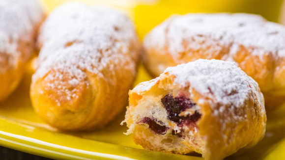 Brioche sem fermento: aprendi uma versão instantânea do pãozinho que fica macia, cheirosa e pronta em menos de 30 minutos