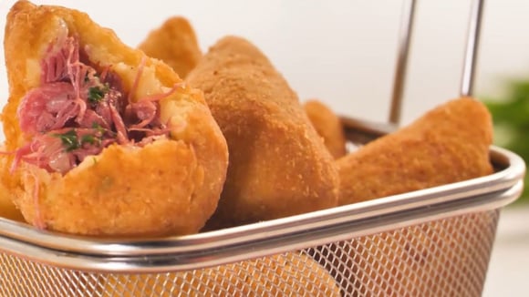 A coxinha de mandioca da Dona Maria é lendária: "Ela tinha que ganhar um prêmio por compartilhar essa receita"