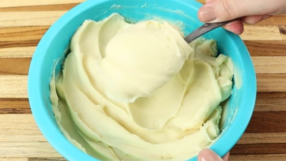 Creme com leite condensado para bolos e biscoitos pronto em 10 minutos: fica lisinho e super cremoso