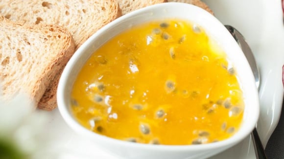 Uma receita com maracujá mais simples que essa geleia de maracujá não existe! (Créditos: Shutterstock)