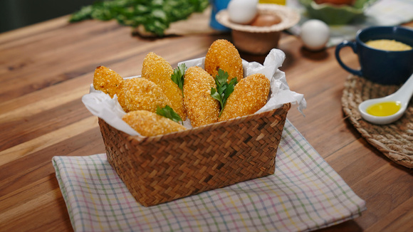 Gostinho da roça: veja como fazer esse bolinho CAIPIRA cheio de sabor e superfácil