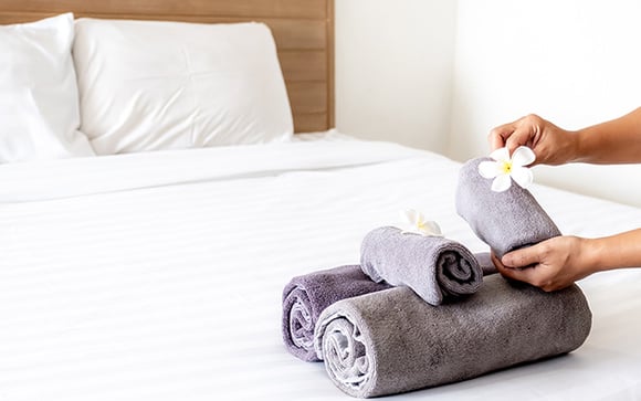 5 truques para deixar seu quarto com cheiro de hotel 5 estrelas