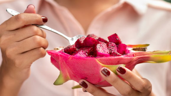 Benefícios da pitaya: o que acontece com o seu corpo se comer a fruta exótica todos os dias