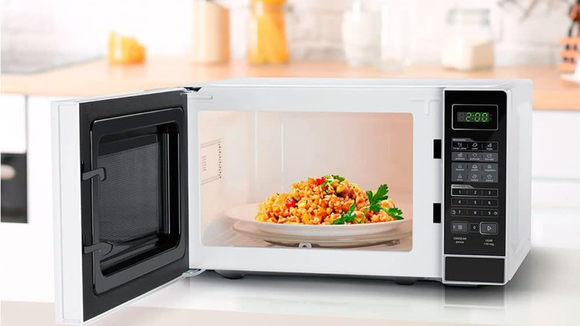 Este micro-ondas vai salvar sua vida no Carnaval! Leve agora e tenha o aparelho perfeito para esquentar sua comida de forma rápida e fácil