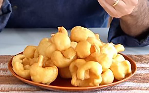 Adeus salgadinho industrializado: faço esse biscoitinho caseiro em menos de 15 minutos na airfryer e com apenas 2 ingredientes, meus filhos comem felizes!