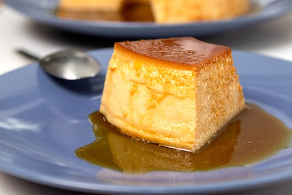 Sem lactose e cremoso: essa receita fácil de pudim de tapioca sem leite condensado é de salivar