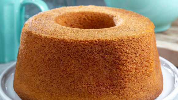 Faça o melhor bolo de fubá da sua vida seguindo à risca essa receita