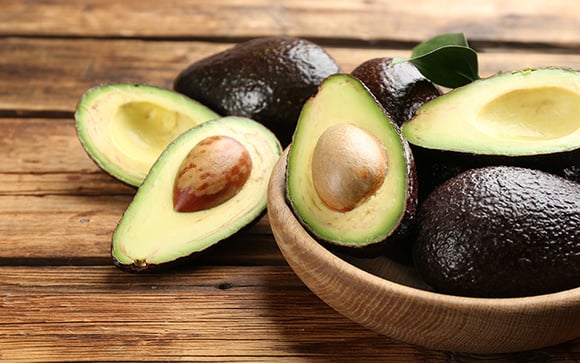Adeus abacate marrom em poucos dias: com esse truque, a fruta ficará verdinha por meses!