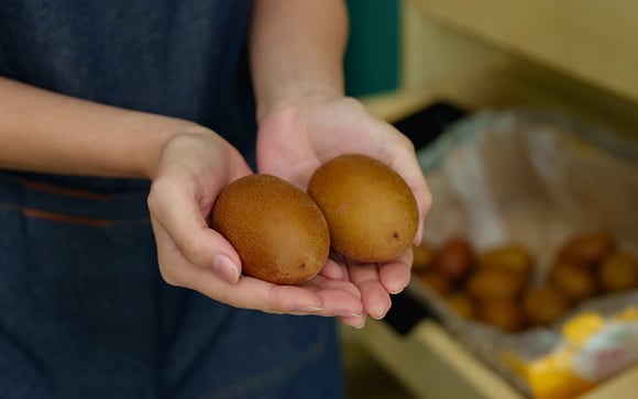Aurelio Rojas, cardiologista: "Comer dois kiwis verdes uma hora antes de dormir pode reduzir o tempo necessário para adormecer em até 35% e melhorar a qualidade do sono."