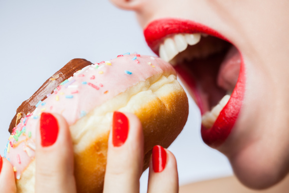 Por que comemos doce depois das refeições? Entenda esse desejo de sobremesa