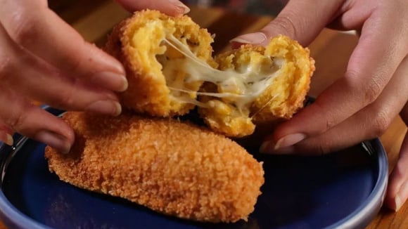Dica é caprichar no queijo usado no recheio para o palitinho ficar ainda mais gostoso (Créditos: TudoGostoso)