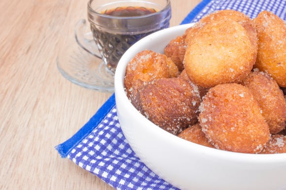 Bolinho de chuva recheado com bombom: a receita que sempre faço no Dia das Crianças e que meus sobrinhos amam