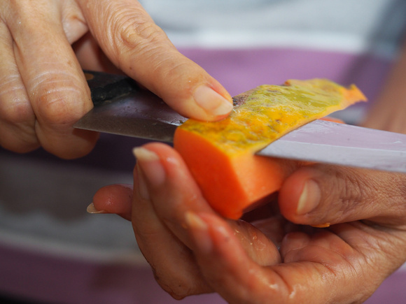 Se você tem cascas de mamão, você tem um tesouro: 5 maneiras de aproveitar essa parte do alimento