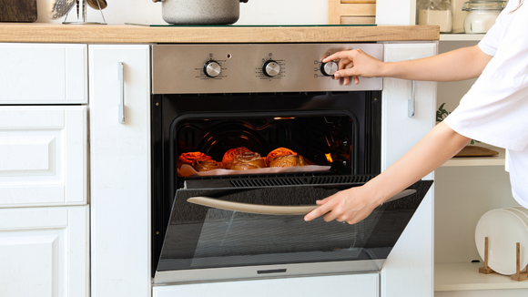Vale a pena ter um forno elétrico? saiba como o eletrodoméstico pode te ajudar na hora de cozinhar