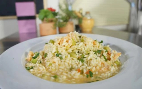 O risoto de camarão parece chique, mas é prático (Créditos: TudoGostoso/Gui Barthel)