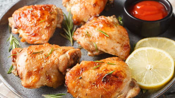 Receita pode ser feita com qualquer corte de frango (Créditos: Shutterstock)