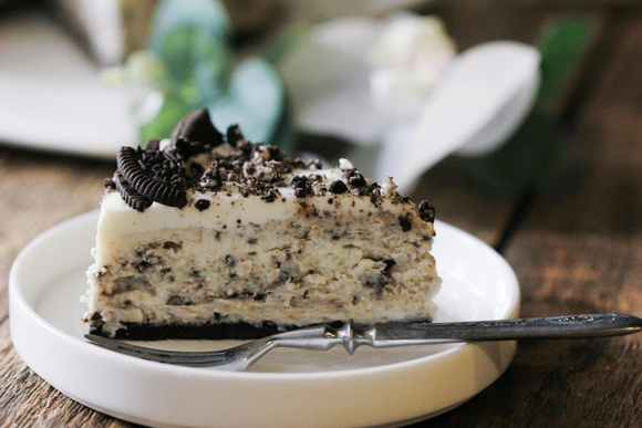 Cheesecake de Oreo: base crocante e o recheio de chocolate branco é a sobremesa dos sonhos
