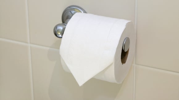 Não é o que você pensa: existe um motivo muito especial para o hotel sempre desenhar um triângulo no papel higiênico