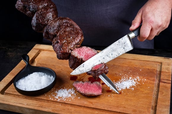 4 dicas de ouro do TudoGostoso para o seu churrasco em casa ficar divino: quase ninguém usa a última