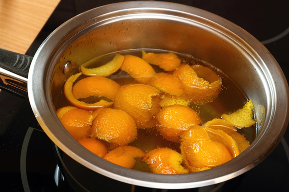 Vovó fervia casca de laranja no fogão e sempre achei que era aroma, mas tinha outro motivo genial