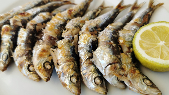 A culinária da região é rica em frutos do mar (Créditos: Magnific)