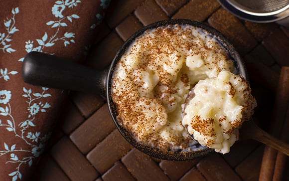 Já está liberado pular no arraiá com essa receita de arroz doce do TudoGostoso muito cremosa, quentinha e deliciosa