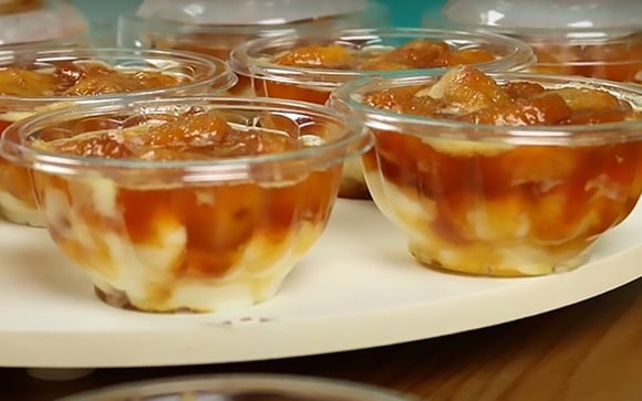Sempre faço essa sobremesa de banana caramelizada no pote para vender e para comer com meus filhos