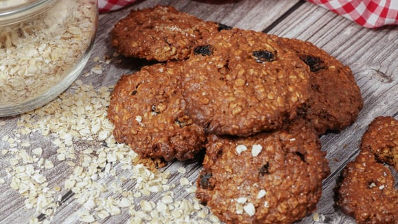 Biscoitos de aveia, banana e mel: aprenda a receita fácil (Créditos: Canva)