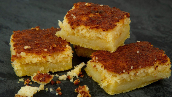 Essa versão diferente do bolo de fubá vai te conquistar no primeiro pedaço (Créditos: Shutterstock)