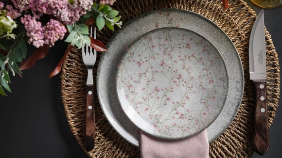 Quase 40% de desconto! Aparelho de jantar Tramontina tem 20 peças de porcelana para deixar a mesa completa e mais bonita