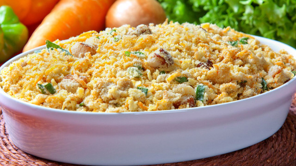 Receita de farofa para Chester prática e deliciosa que é sucesso nas festas de final de ano