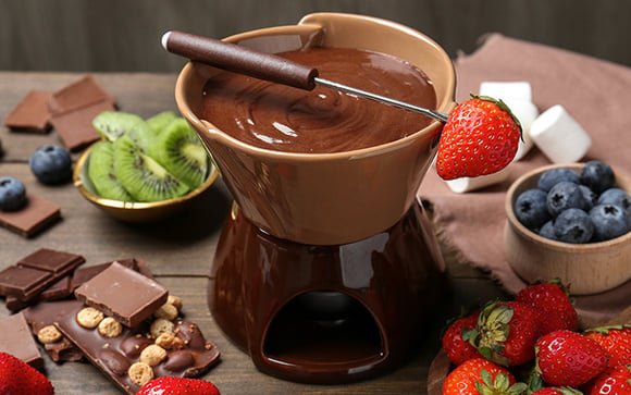 Descobri a melhor receita de fondue de chocolate e o segredo para ele nunca empedrar no TudoGostoso