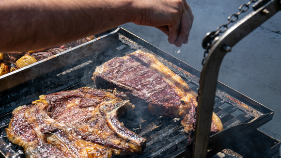 Como fazer sal de parrilla? Receita caseira que aprendi com um churrasqueiro profissional é tão boa quanto a do mercado