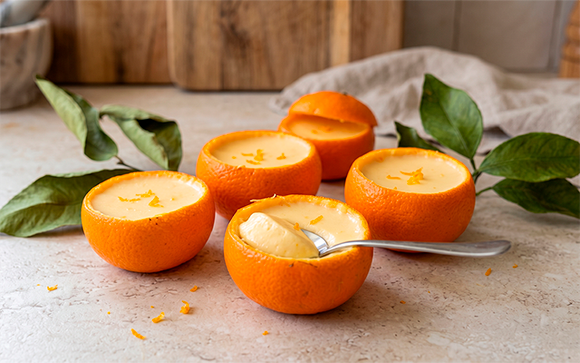 Se você ama sobremesas cítricas, precisa provar essa mousse de laranja com apenas 3 ingredientes