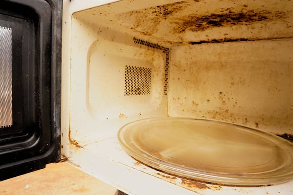 Quais são os reais perigos de um micro-ondas enferrujado e quando trocar o aparelho
