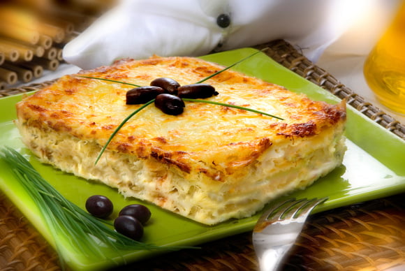 Lasanha de bacalhau é a receita gostosa e FÁCIL para um almoço de Páscoa rápido