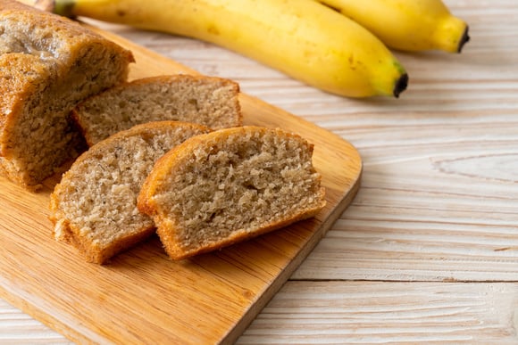 O melhor pão de banana de todos por causa desse ingrediente inusitado que ninguém usa nas receitas