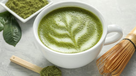 Bebi chá verde em vez de café durante um mês e esperava tudo menos esse resultado