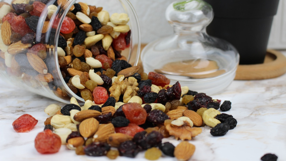 Castanhas, amendoim ou amêndoas? Descubra a noz menos calórica para incluir no seu lanche saudável de todos os dias