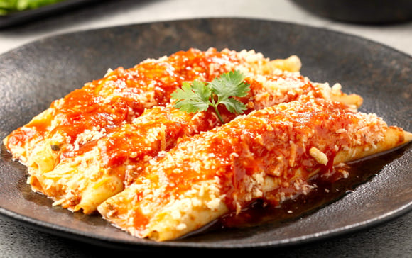 É a mesma receita de panqueca fácil de sempre, mas esse molho especial faz dela um sucesso no inverno