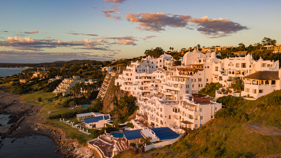 Casapueblo fica ainda mais bonita no entardecer (Créditos: Shutterstock)