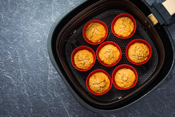 Dicas infalíveis para aproveitar sua Air Fryer de jeitos que você nunca imaginou (Créditos: Shutterstock).