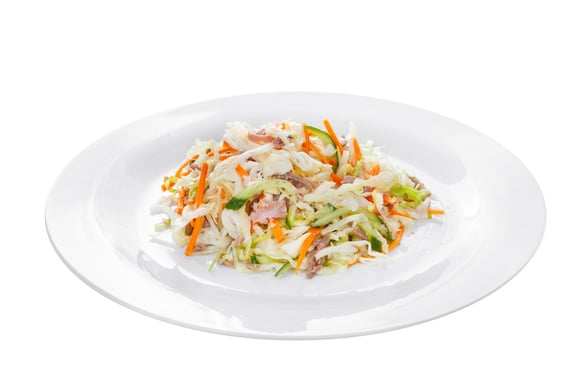 Essa salada reúne o repolho verde a diversos ingredientes muito nutritivos (Créditos: Carina Fagiani/TudoGostoso)