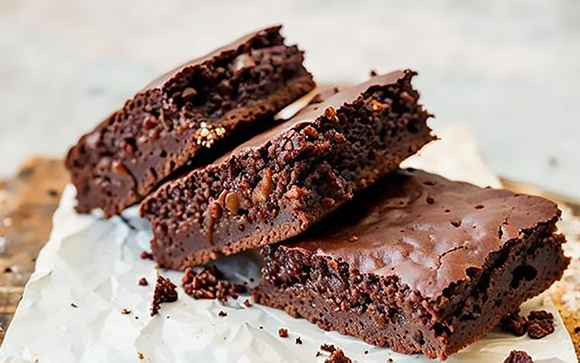 A melhor receita de brownie de Nescau da internet tem só 5 ingredientes e é muito fácil de fazer!