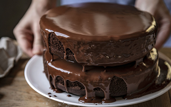 Aprendi no TudoGostoso o truque de adicionar esse ingrediente no bolo de chocolate para ele ficar mais intenso e molhadinho